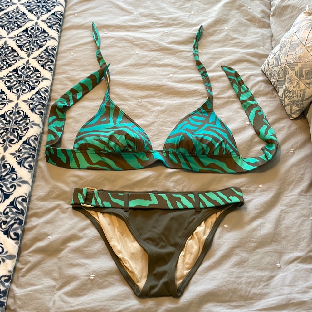 Victoria’s Secret bikini